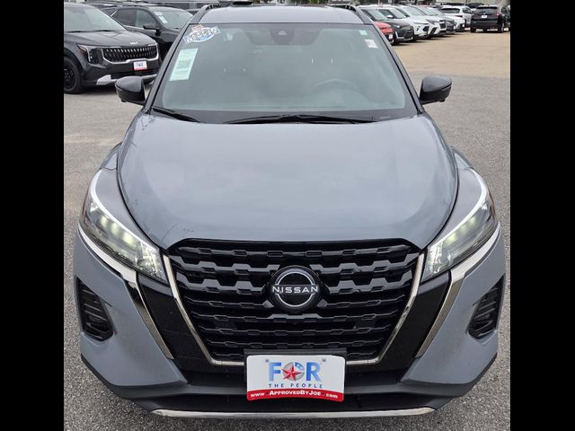 2023 Nissan Kicks SR