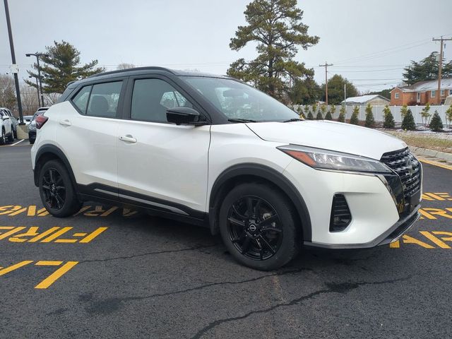2023 Nissan Kicks SR