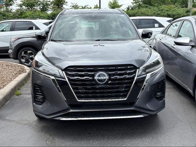 2023 Nissan Kicks SR