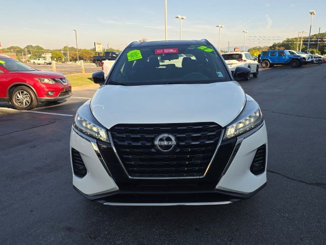 2023 Nissan Kicks SR