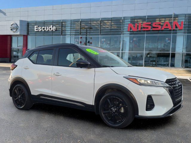 2023 Nissan Kicks SR