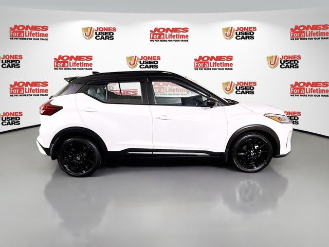 2023 Nissan Kicks SR