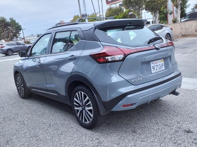 2023 Nissan Kicks SR