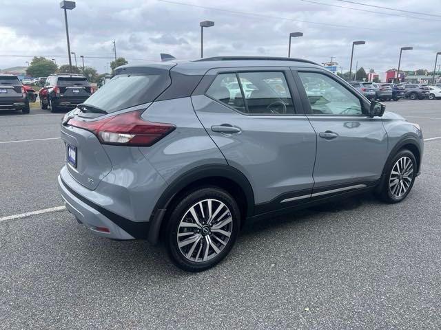 2023 Nissan Kicks SR