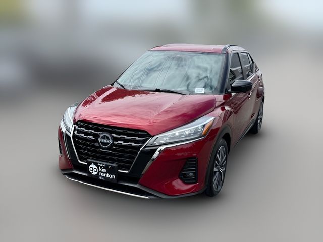 2023 Nissan Kicks SR