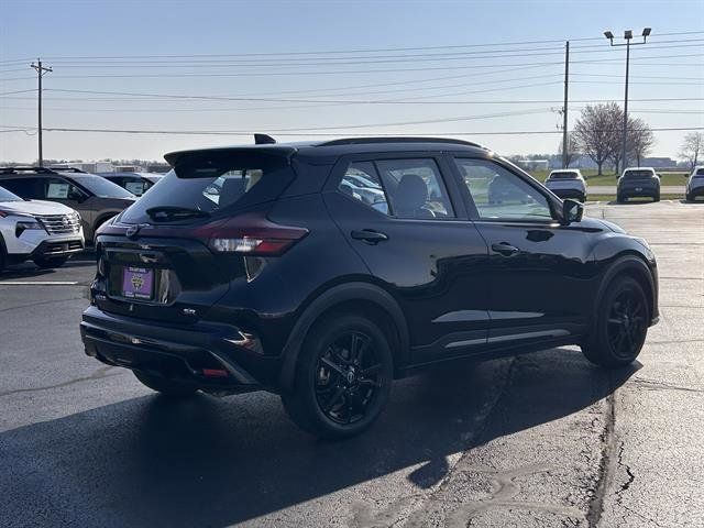 2023 Nissan Kicks SR