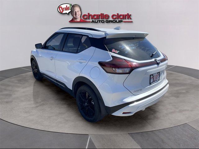 2023 Nissan Kicks SR