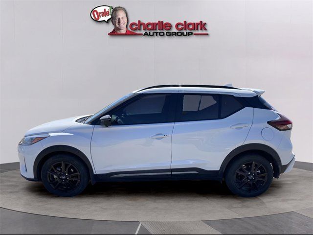 2023 Nissan Kicks SR