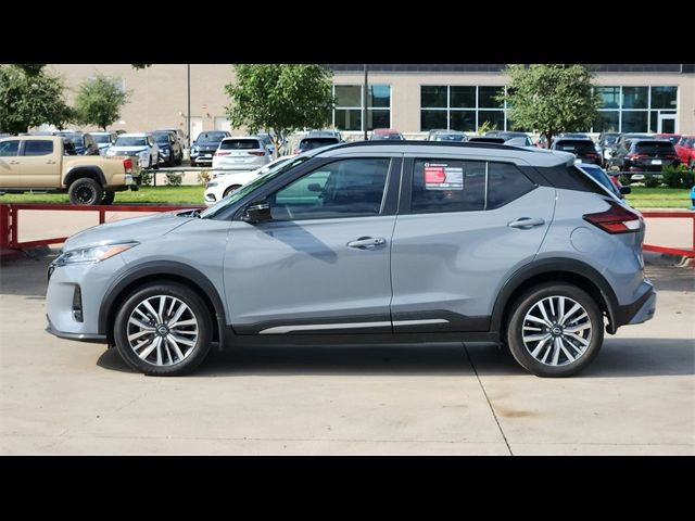 2023 Nissan Kicks SR