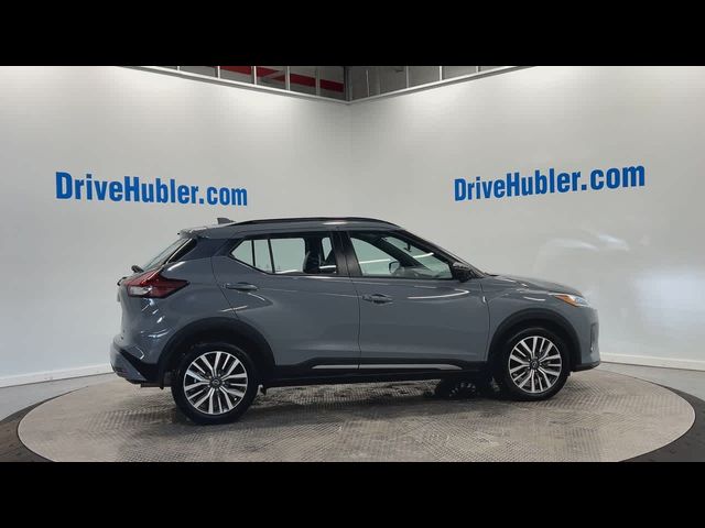 2023 Nissan Kicks SR
