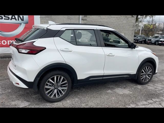 2023 Nissan Kicks SR