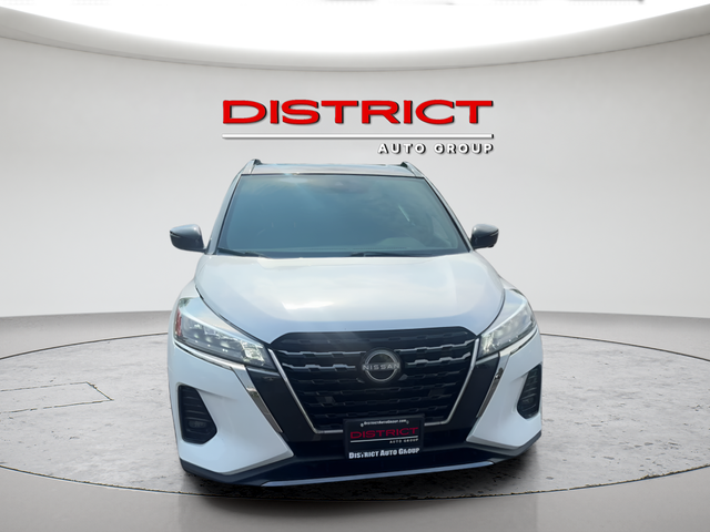 2023 Nissan Kicks SR