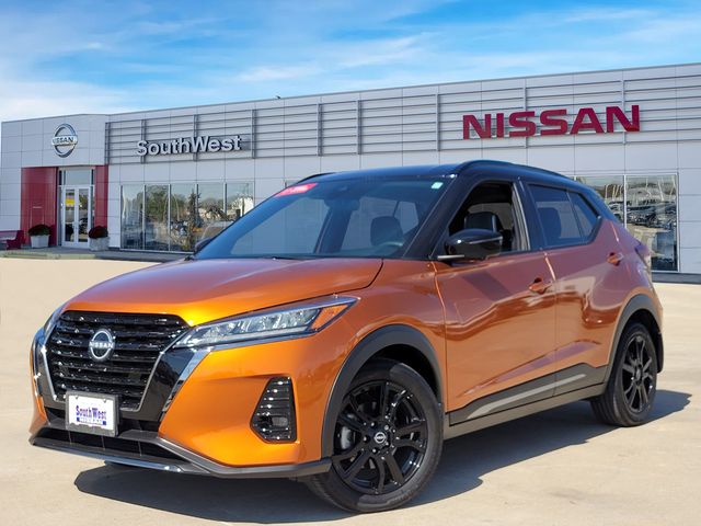 2023 Nissan Kicks SR