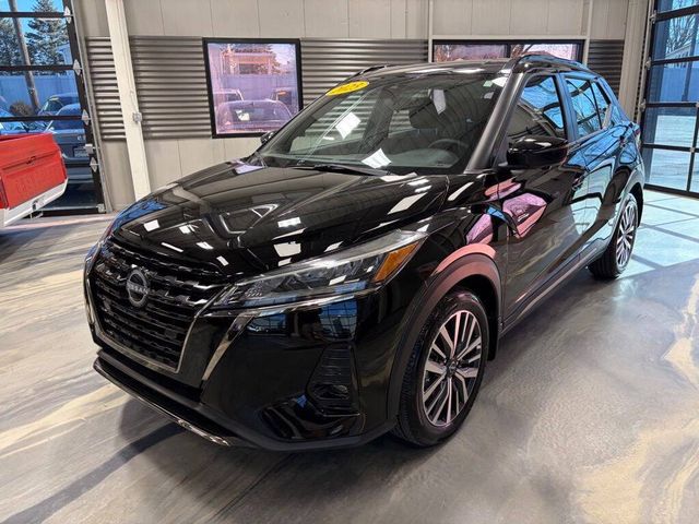 2023 Nissan Kicks SR