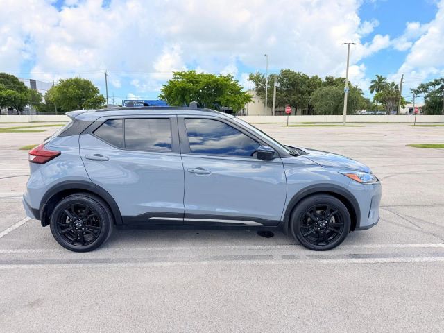 2023 Nissan Kicks SR
