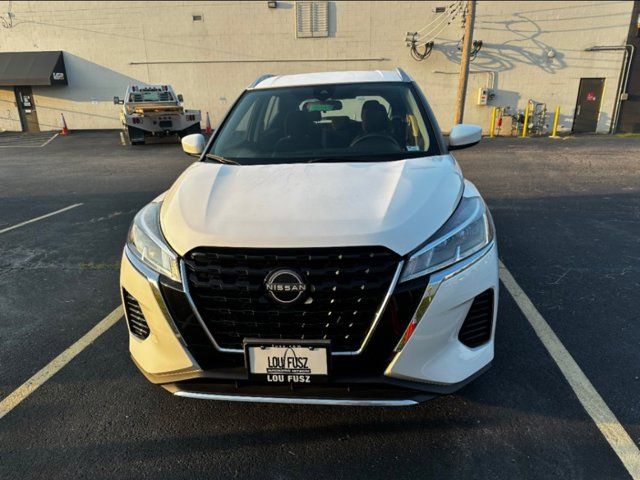 2023 Nissan Kicks SV