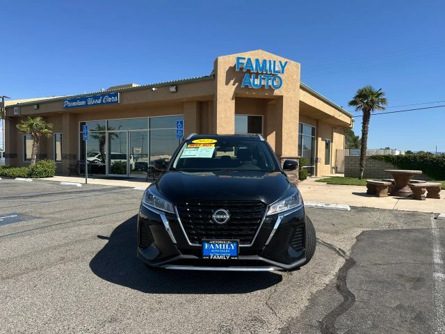 2023 Nissan Kicks SV