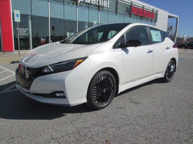 Vehicle image 2 of 16