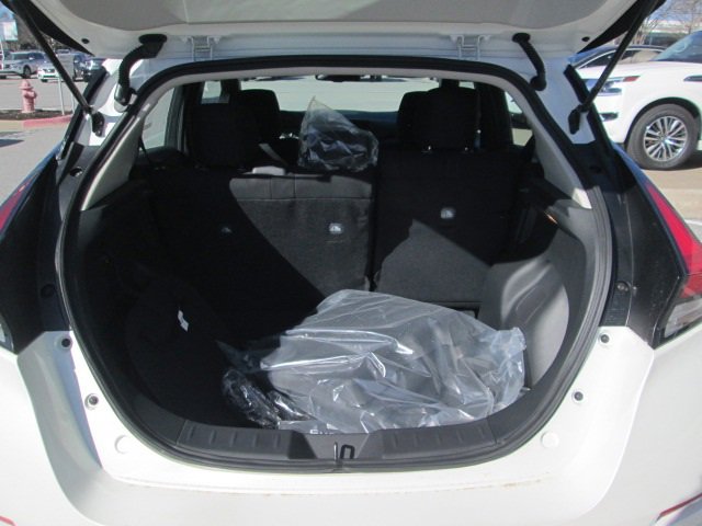 Vehicle image 8 of 16