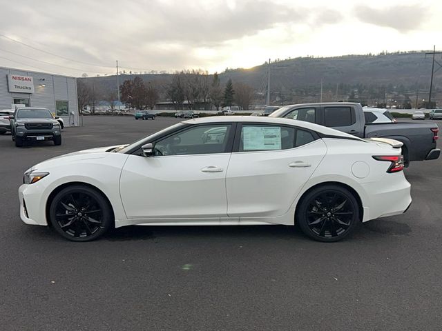 2023 Nissan Maxima SR