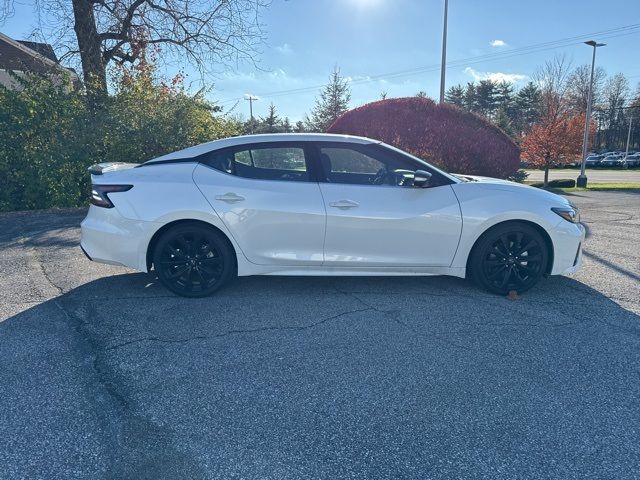 2023 Nissan Maxima SR