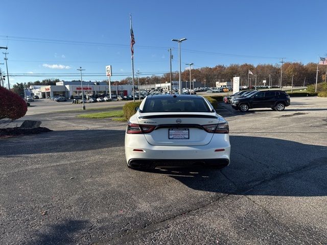 2023 Nissan Maxima SR