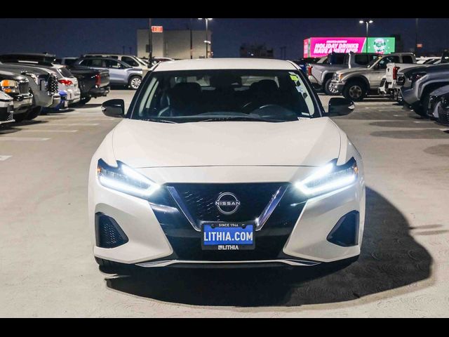 2023 Nissan Maxima SV