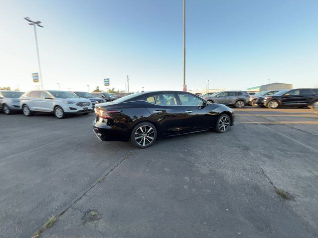 2023 Nissan Maxima SV