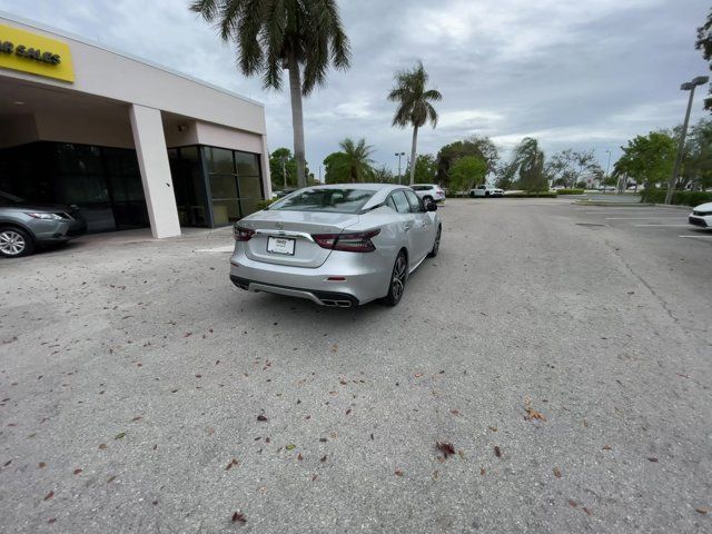 2023 Nissan Maxima SV