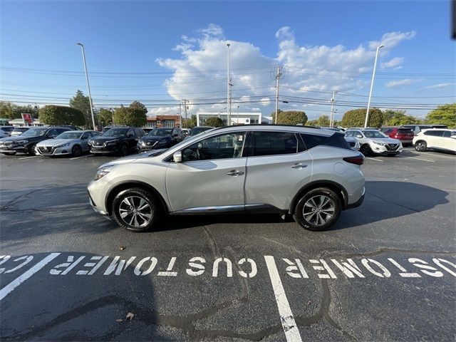 2023 Nissan Murano SV