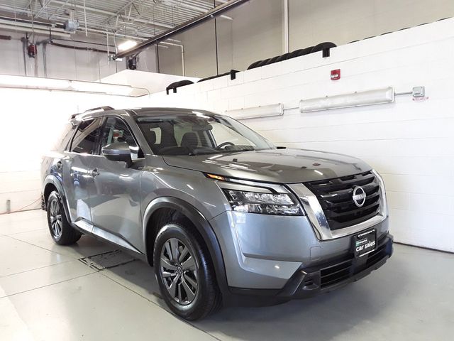 2023 Nissan Pathfinder SV