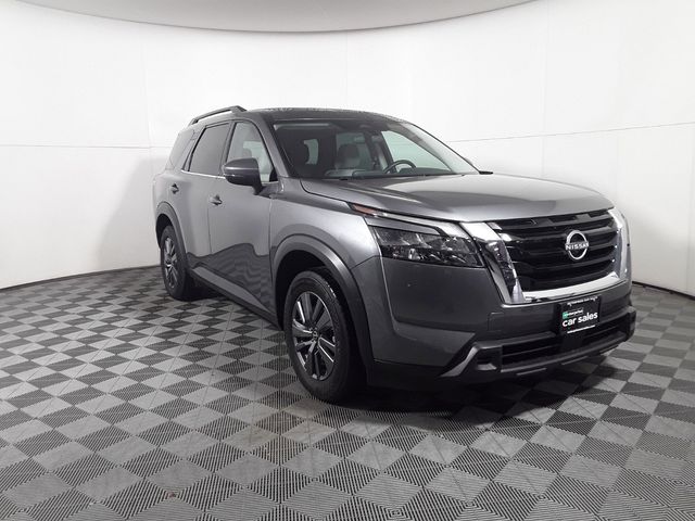 2023 Nissan Pathfinder SV