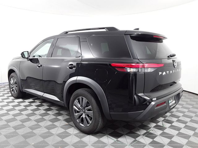 2023 Nissan Pathfinder SV