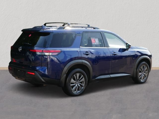 2023 Nissan Pathfinder SV