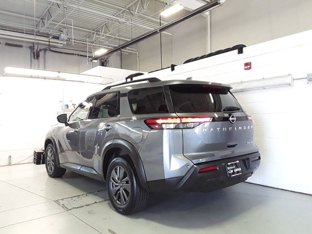 2023 Nissan Pathfinder SV