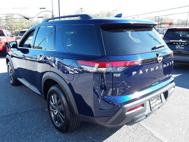 2023 Nissan Pathfinder SV