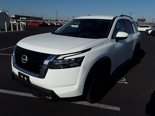 2023 Nissan Pathfinder SV