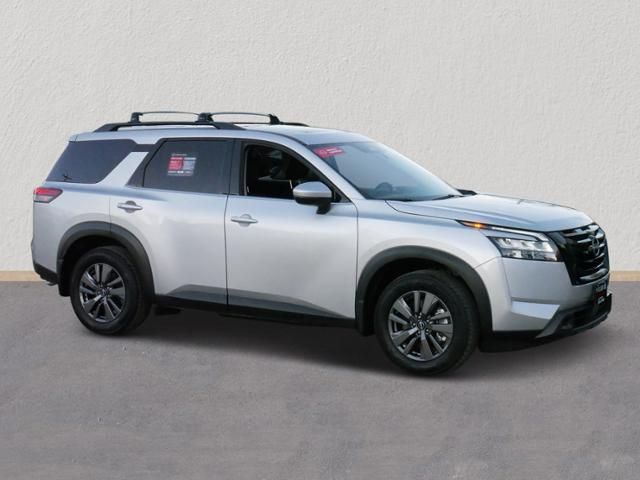 2023 Nissan Pathfinder SV