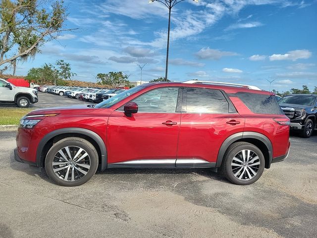 2023 Nissan Pathfinder Platinum