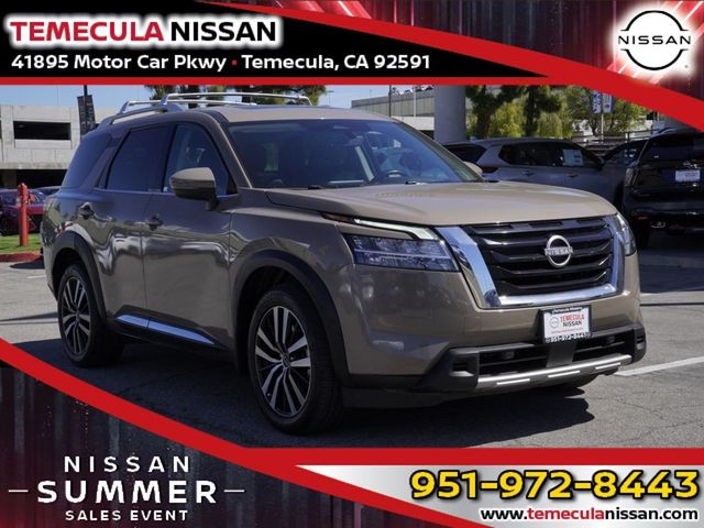 2023 Nissan Pathfinder Platinum