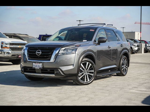 2023 Nissan Pathfinder Platinum