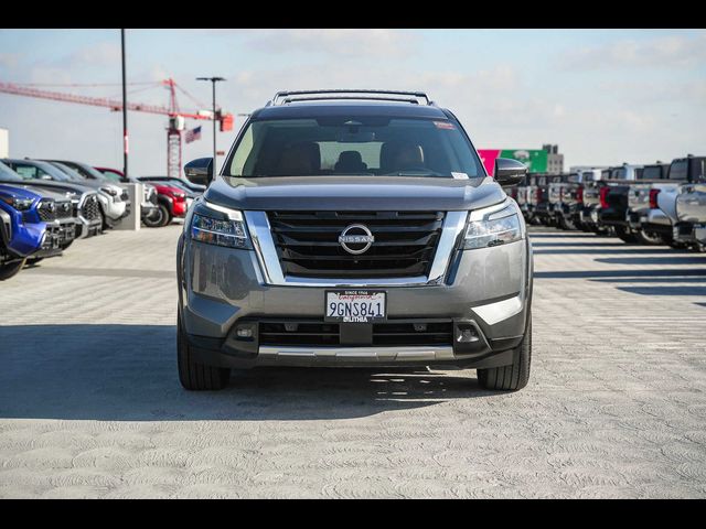 2023 Nissan Pathfinder Platinum