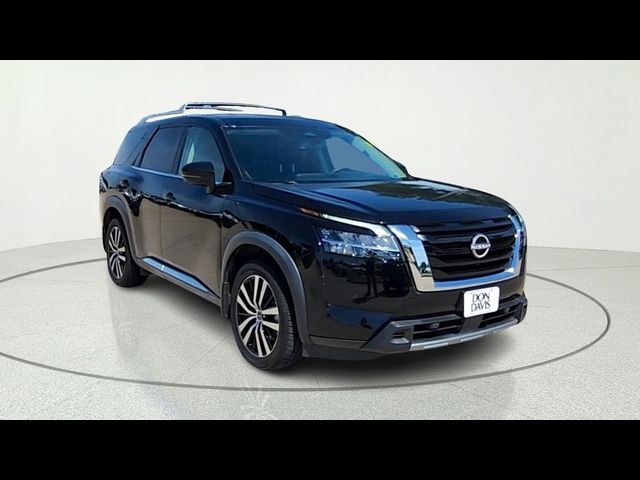 2023 Nissan Pathfinder Platinum