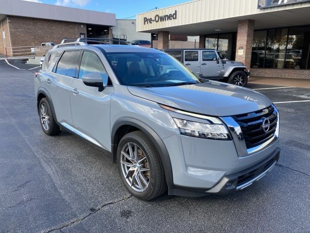 2023 Nissan Pathfinder Platinum