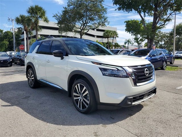 2023 Nissan Pathfinder Platinum