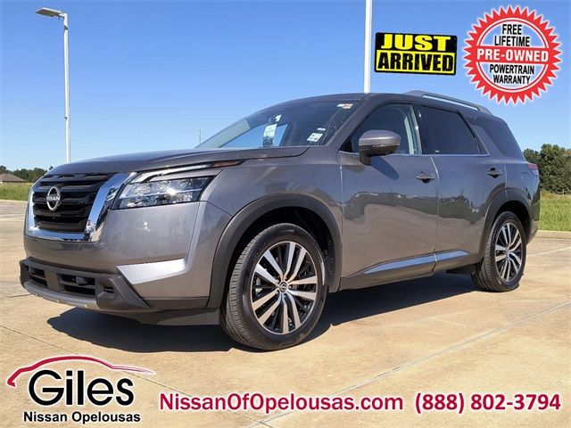 2023 Nissan Pathfinder Platinum