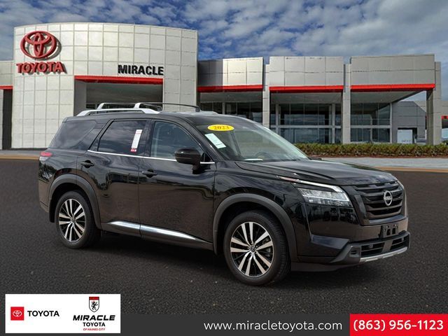 2023 Nissan Pathfinder Platinum