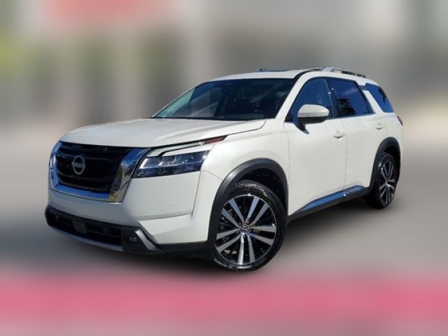 2023 Nissan Pathfinder Platinum