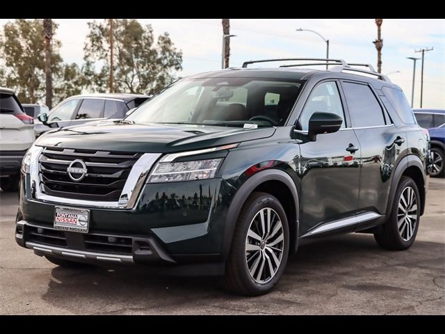 2023 Nissan Pathfinder Platinum