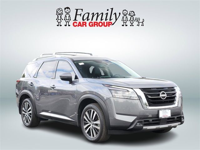 2023 Nissan Pathfinder Platinum